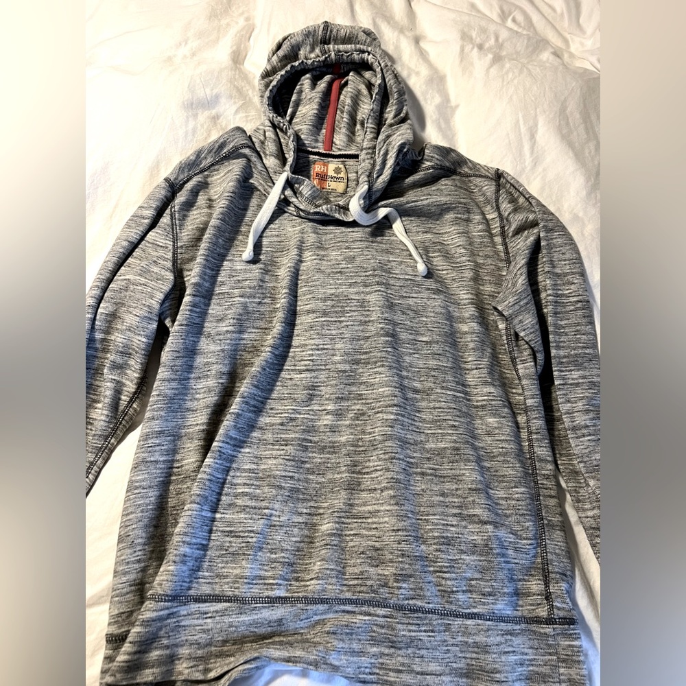 Men’s size Large gray drawstring hoodie sweatshirt. Great condition!
